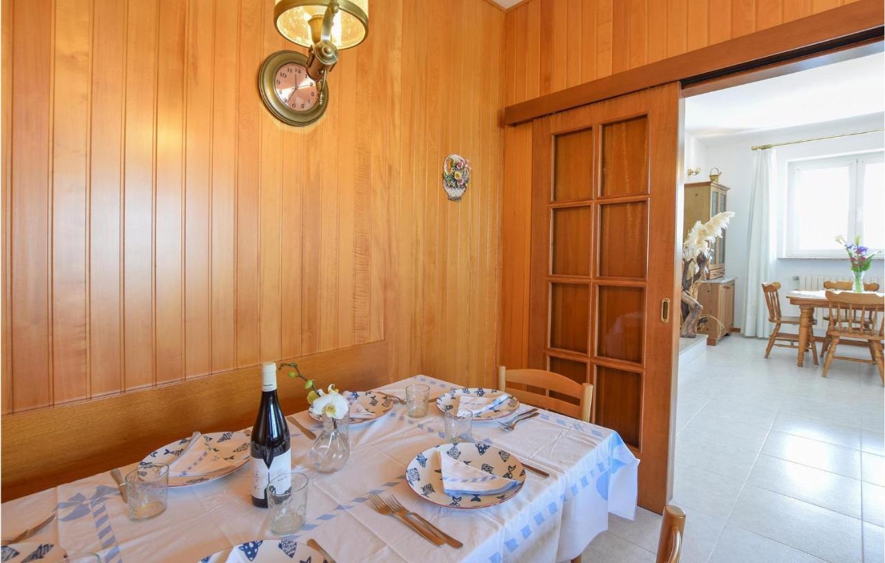 2 Bedroom Cozy Apartment In Grado Exterior foto